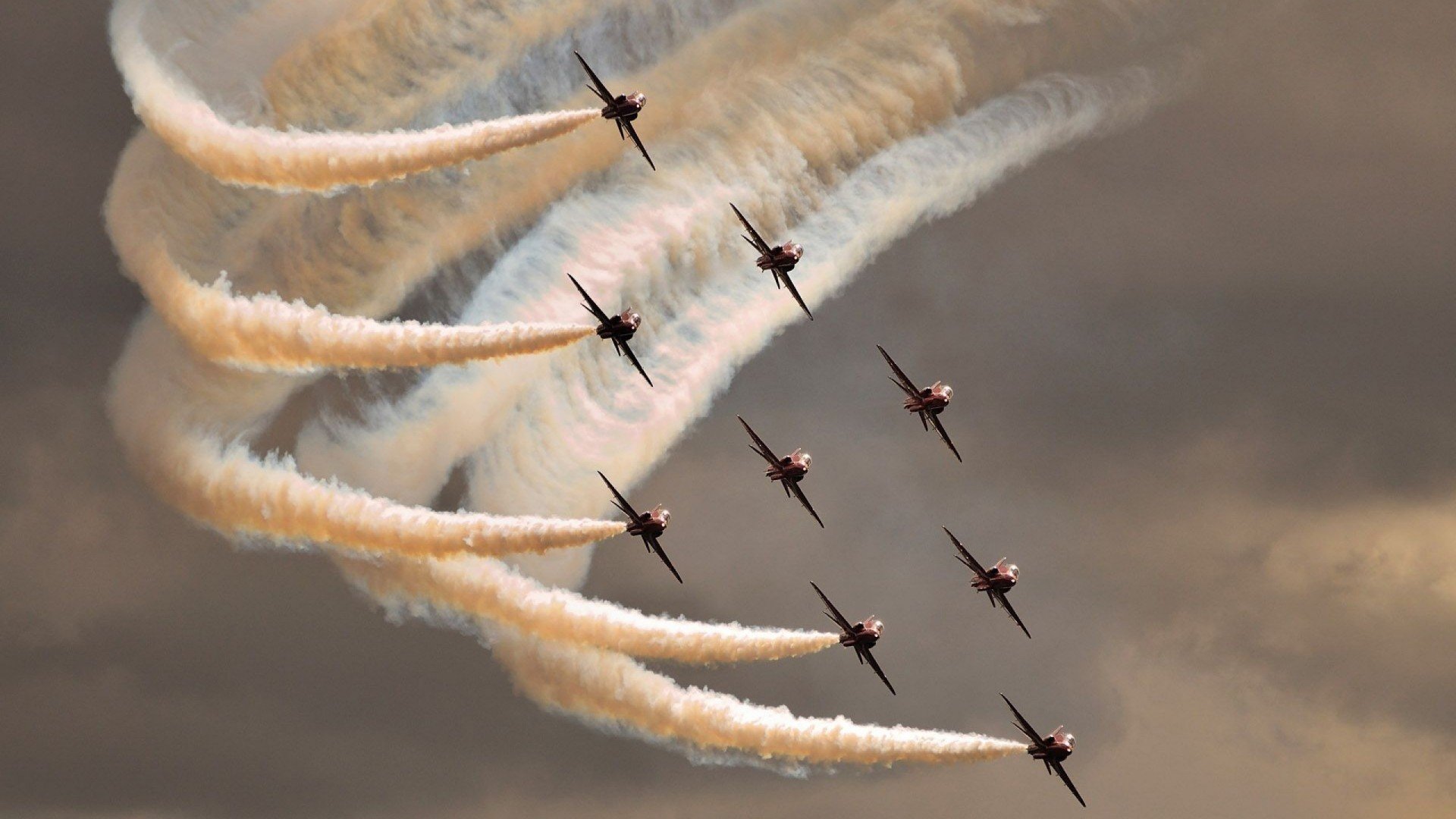 爱游戏-女子自由泳赛场气氛热烈，女子自由泳比赛视频